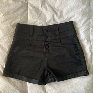 MACYS Tinseltown high waisted stretchy shorts